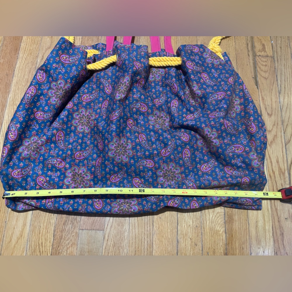- Marc Jacob’s large Paisley tote bag. - Picture 5 of 7
